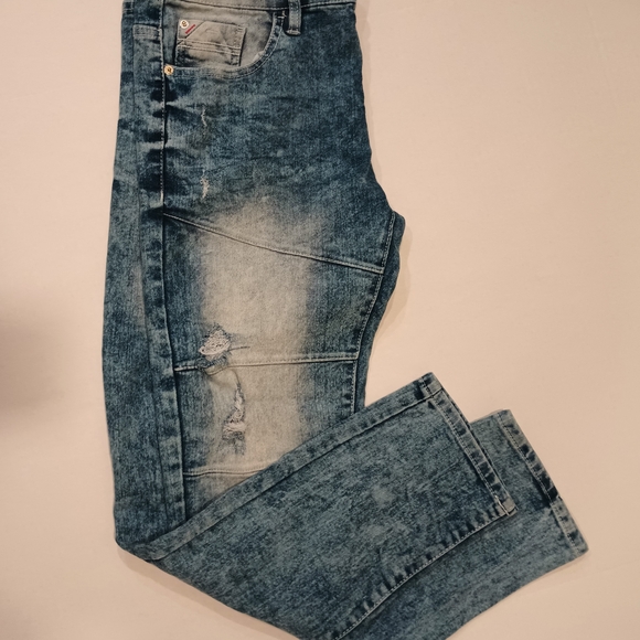 Stylish Men's Slim Denim Jeans - Picture 2 of 8